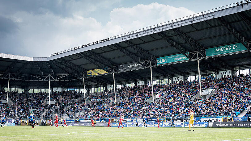 Bietet mehr als 24.000 Zuschauern Platz: das Carl-Benz-Stadion in Mannheim.