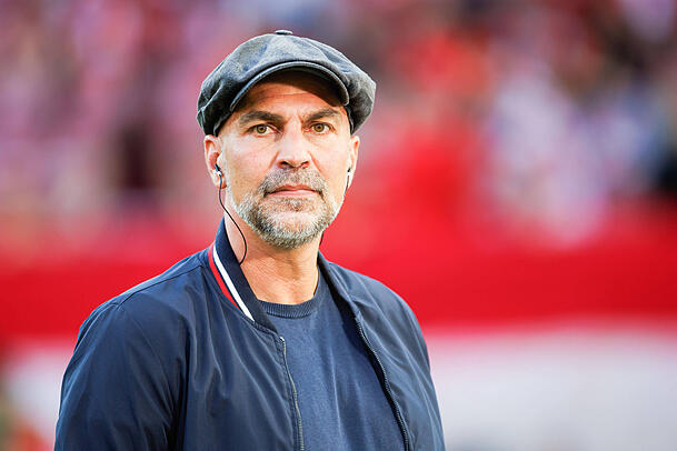 Der ehemalige Bayern-Spieler Markus Babbel übt heftige Kritik an Uli Hoeneß. Der ehemalige Bayern-Spieler Markus Babbel übt heftige Kritik an Uli Hoeneß.