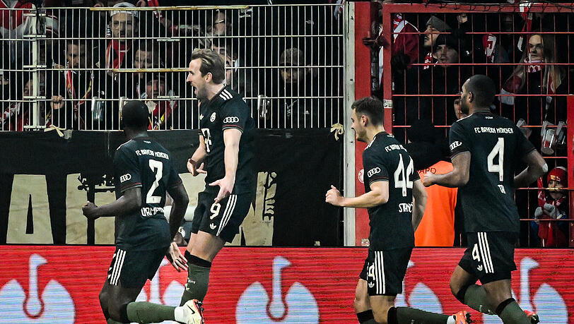 Die Bayern setzten sich am Mittwochabend bei Union Berlin durch und stehen nun im Viertelfinale des DFB-Pokals. Die Bayern setzten sich am Mittwochabend bei Union Berlin durch und stehen nun im Viertelfinale des DFB-Pokals.