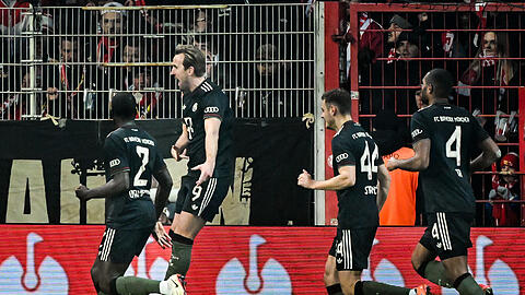 Die Bayern setzten sich am Mittwochabend bei Union Berlin durch und stehen nun im Halbfinale des DFB-Pokals. Die Bayern setzten sich am Mittwochabend bei Union Berlin durch und stehen nun im Halbfinale des DFB-Pokals.