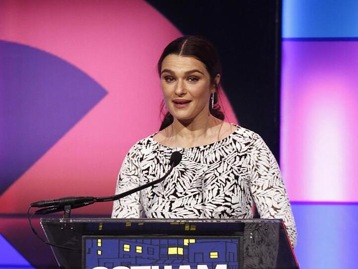 Die britische Schauspielerin Rachel Weisz wurde in New York mit einem Tribute Award ausgezeichnet.