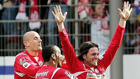 Mainzer Jubel: Torschütze Tim Hoogland (r.), Daniel Gunkel (M.), Srdjan Baljak