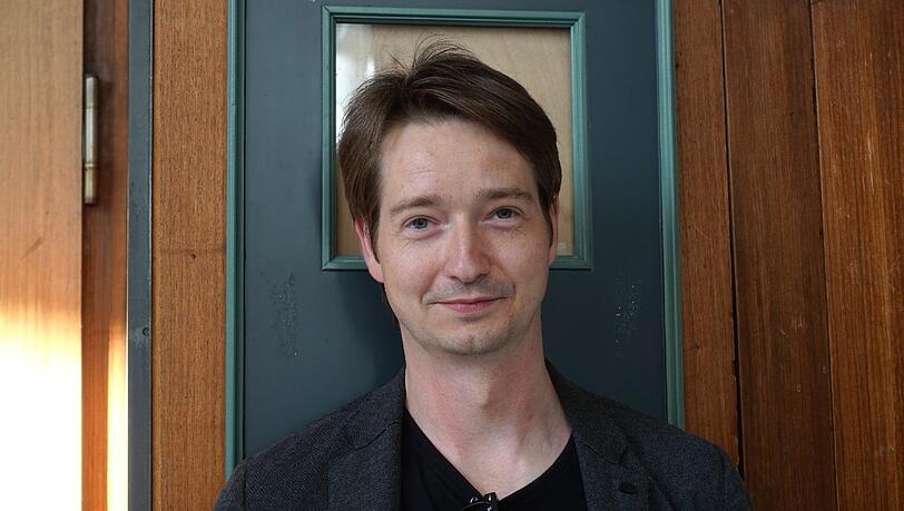Andreas Wiedermann stammt aus Deggendorf. Er studierte Regie am Salzburger Mozarteum. 2003 gründete er das freie Theater Impuls, 2005 folgte zusammen mit Ernst Bartmann die Gründung des freien Opernensembles Opera Incognita. Andreas Wiedermann stammt aus Deggendorf. Er studierte Regie am Salzburger Mozarteum. 2003 gründete er das freie Theater Impuls, 2005 folgte zusammen mit Ernst Bartmann die Gründung des freien Opernensembles Opera Incognita.