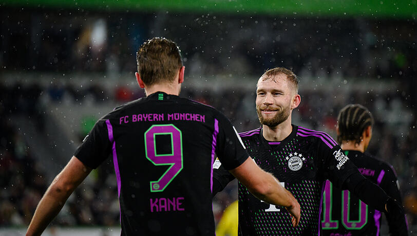 Könnte in den kommenden Jahren zu einem Luxusgut werden: Das Bayern-Trikot von Harry Kane und Konrad Laimer.