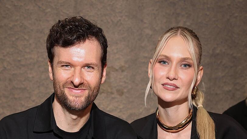 Daniel und Carolin von Glasperlenspiel sind nun Mann und Frau. Daniel und Carolin von Glasperlenspiel sind nun Mann und Frau.