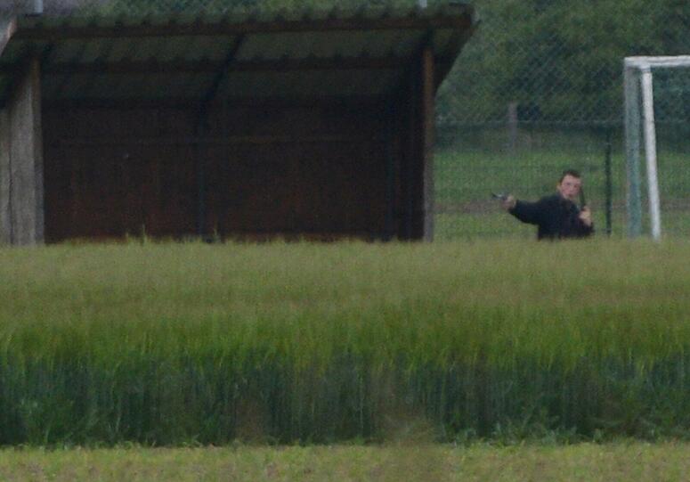 Nachdem er an seiner Schule geschossen hat, schießt der damals 14-Jährige auf dem Sportplatz um sich (Foto vom 22. Mai 2012).