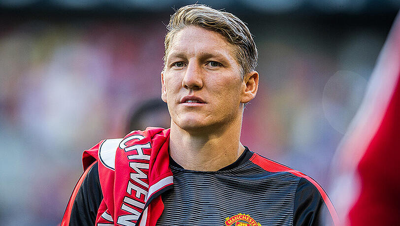 DFB-Kapitän Bastian Schweinsteiger wird in der kommenden Saison für Manchester United mit der Nummer 31 auflaufen. Das gab der Verein am Freitag bekannt. DFB-Kapitän Bastian Schweinsteiger wird in der kommenden Saison für Manchester United mit der Nummer 31 auflaufen. Das gab der Verein am Freitag bekannt.