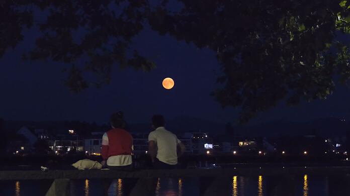 Den besonders seltenen "blauen Supermond" gibt es nur rund alle zehn Jahre.