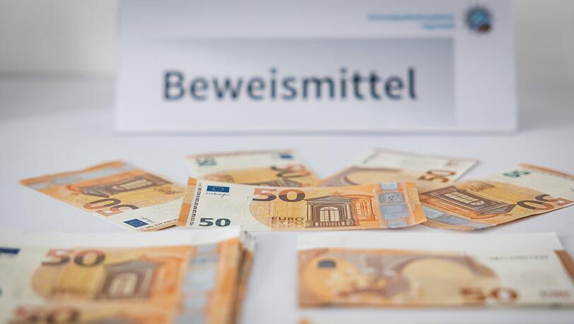 Die Polizei spricht von einem großen Ermittlungserfolg. Die Polizei spricht von einem großen Ermittlungserfolg.