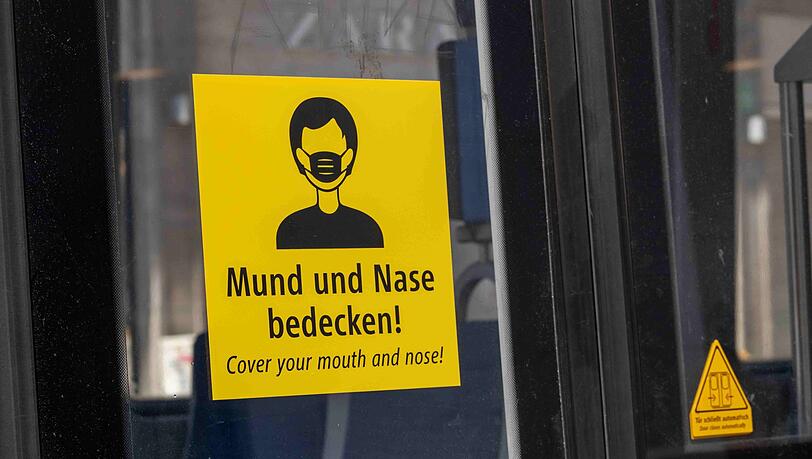 Wer sich künftig nicht an die Maskenpflicht hält, muss mindestens 50 Euro Strafe zahlen. (Archivbild)