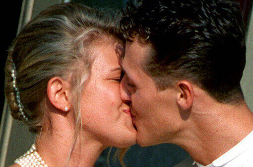 Im gleichen Jahr heiratet Michael seine Frau Corinna. Mit ihr hat er heute zwei Kinder. Das Bild zeigt die beiden bei ihrer Hochzeit am 2.8.1995.