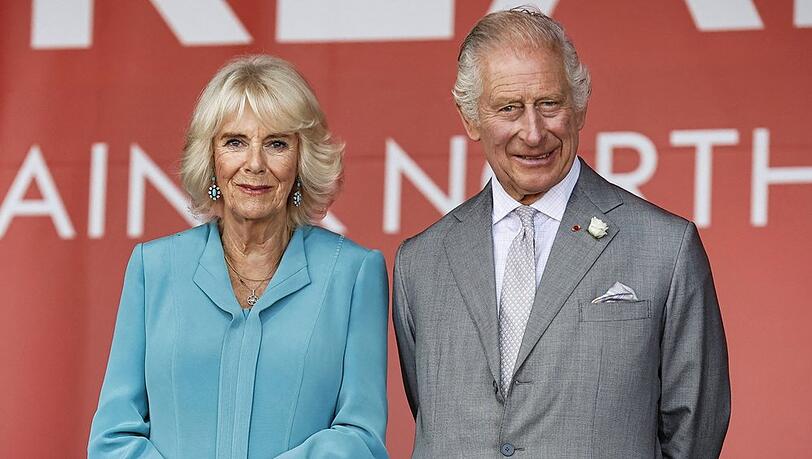 Königin Camilla und König Charles haben sich mit einem Empfang bei ihren Helfern bedankt.
