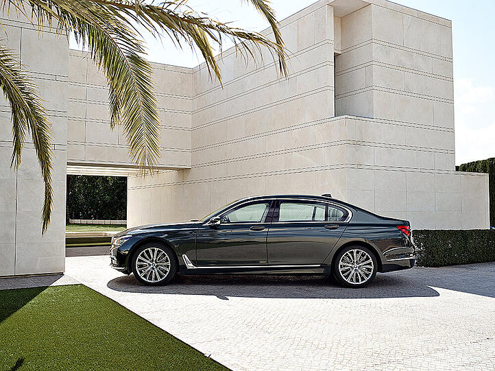 Bilder: So sieht er aus der neue 7er BMW - hier in der Lang-Version mit um 14 Zentimeter verlängertem Radstand.