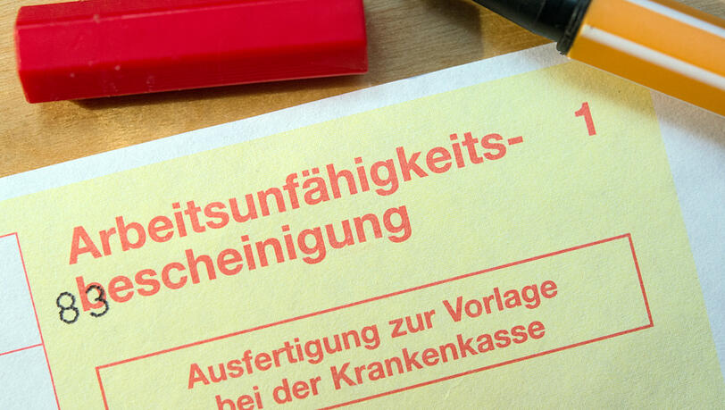 Laut Bundesgesundheitsministerium stieg die Zahl der Fehltage wegen Überlastung und Erschöpfung von 2012 bis 2016 von 19,97 Millionen auf 30,53 Millionen im Jahr. Laut Bundesgesundheitsministerium stieg die Zahl der Fehltage wegen Überlastung und Erschöpfung von 2012 bis 2016 von 19,97 Millionen auf 30,53 Millionen im Jahr.