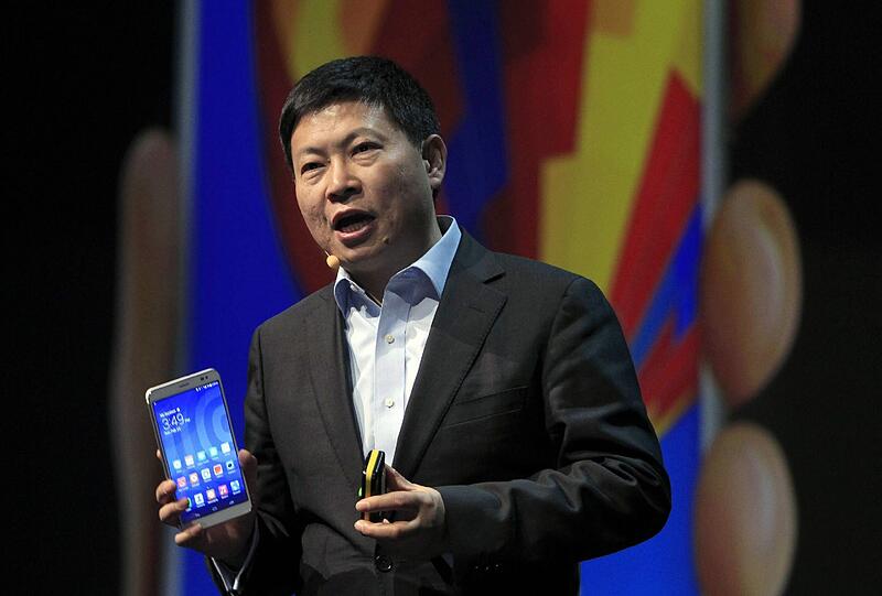 Huawei-CEO Richard Yu stellt das MediaPad X1 vor.