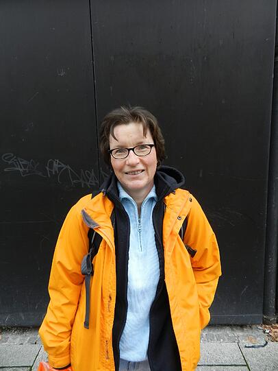 Dorothea Fellner (51), selbstständige Restauratorin: &bdquo;Die Winterspiele sollen nicht in München stattfinden, da die Umweltschäden unüberschaubar sind. Außerdem denke ich, dass die Verträge des IOC nicht hinnehmbar, sowie die Kosten einfach zu hoch sind.&ldquo;