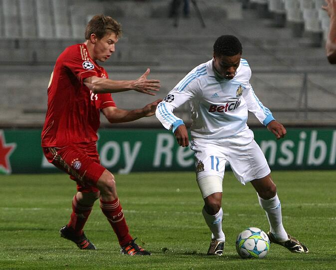 Der FC Bayern gewinnt in einem mäßigen Spiel souverän mit 2:0 bei Olympique Marseille und kann fürs Halbfinale gegen Real Madrid planen. Schweinsteiger holt sich Gelbsperre fürs Rückspiel - sehen Sie hier die Bilder...