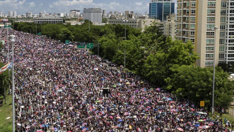 Zahlreiche Menschen in der Hauptstadt San Juan protestieren gegen den Gouverneur Rossello. Zahlreiche Menschen in der Hauptstadt San Juan protestieren gegen den Gouverneur Rossello.