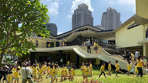 Die Guan-Pu-Grundschule, bei der schon das Gebäude Spaß macht.