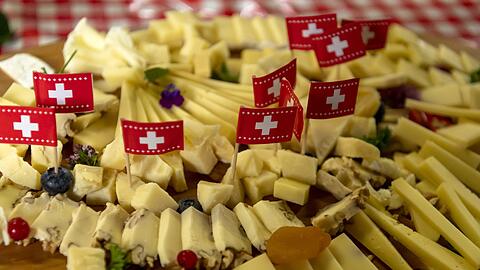 Schokolade und Käse aus der Schweiz dürfte in den USA unerschwinglich teuer werden (Archivbild)