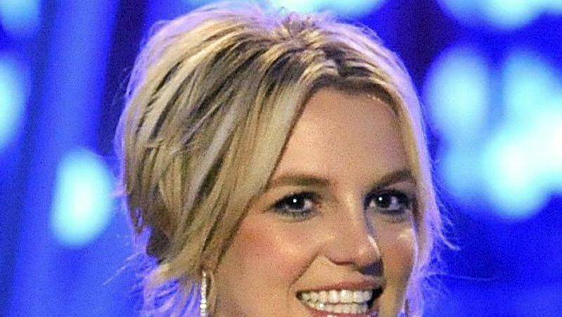Pop-Sängerin Britney Spears (29) macht auf sexy und verführerisch: Ihr neues, mittlerweile siebtes Studioalbum wird "Femme Fatale" heißen und Mitte März auf den Markt kommen. Pop-Sängerin Britney Spears (29) macht auf sexy und verführerisch: Ihr neues, mittlerweile siebtes Studioalbum wird "Femme Fatale" heißen und Mitte März auf den Markt kommen.