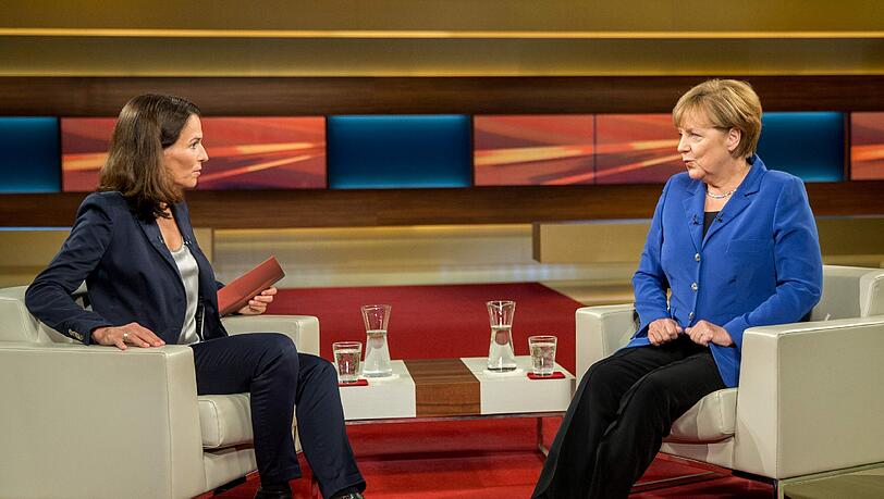 Angela Merkel nutzte ihren Auftritt bei Anne Will dazu, bei den Bürgern um Verständnis zu werben. Die Kanzlerin sagte, sie werde nichts versprechen, was sie nicht halten könne. Angela Merkel nutzte ihren Auftritt bei Anne Will dazu, bei den Bürgern um Verständnis zu werben. Die Kanzlerin sagte, sie werde nichts versprechen, was sie nicht halten könne.