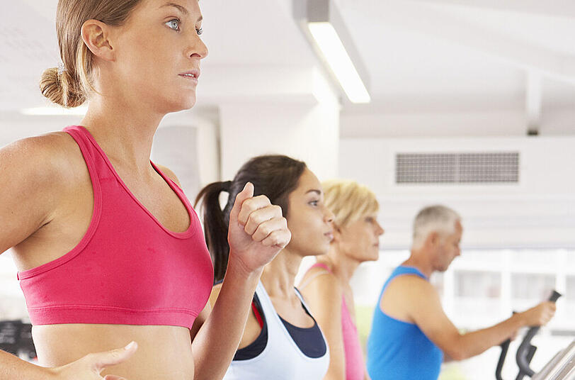 Sport ist zwar gesund, im Fitnessstudio lauern jedoch an jeder Ecke Keime