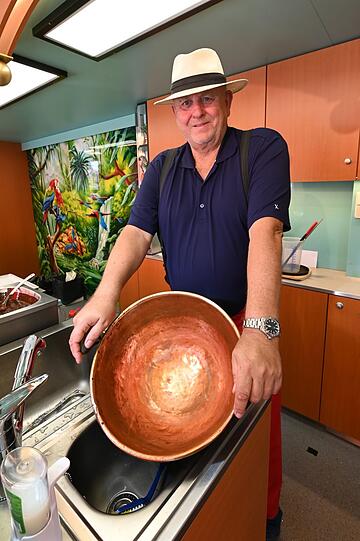 Rudi Krug (69) in seinem neuen Verkaufsstand.