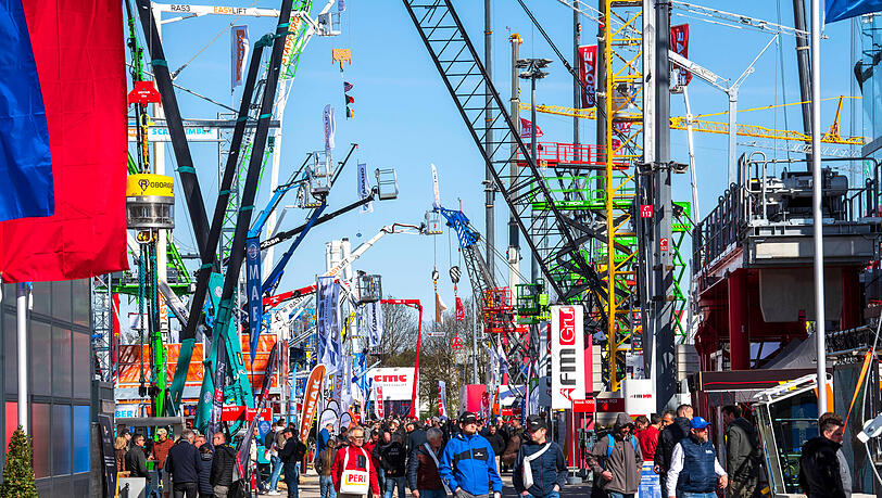 Die Bauma in München ist die weltweit größte Messe für Baumaschinen, Baufahrzeuge und Baugeräte.