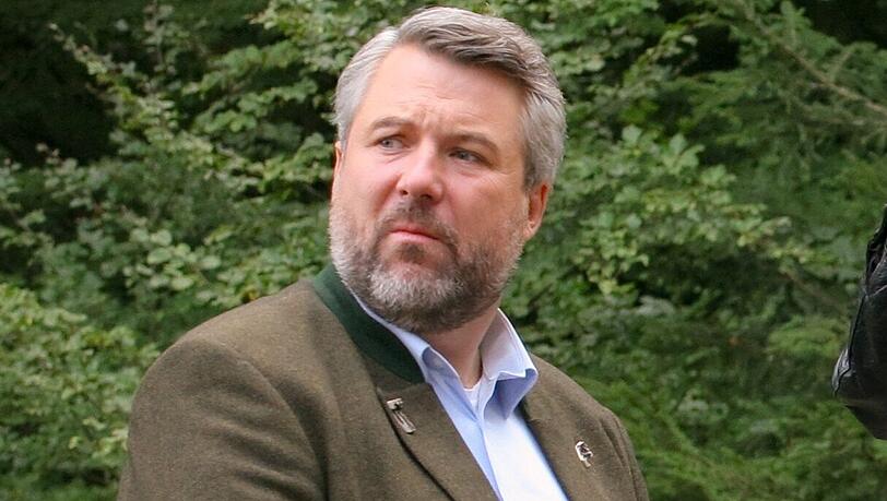 Dieter Fischer als "Anton Stadler" in "Die Rosenheim-Cops". Dieter Fischer als "Anton Stadler" in "Die Rosenheim-Cops".