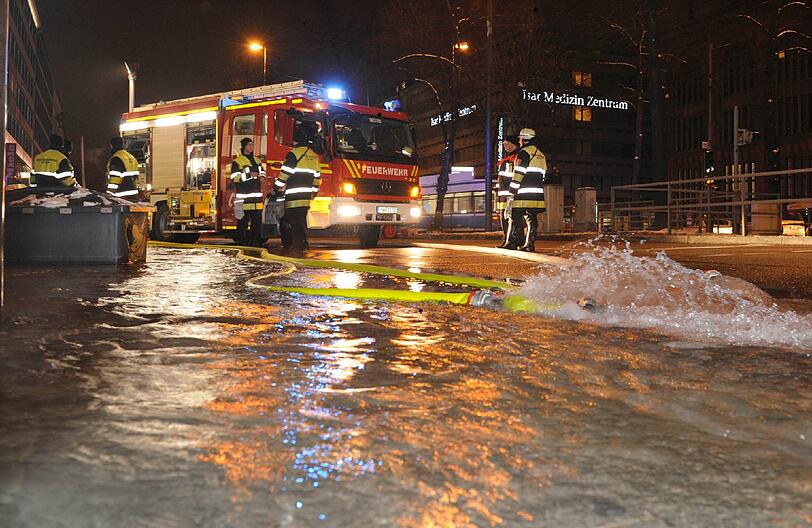 30. Januar: Wasserrohrbruch in der Sonnenstraße.