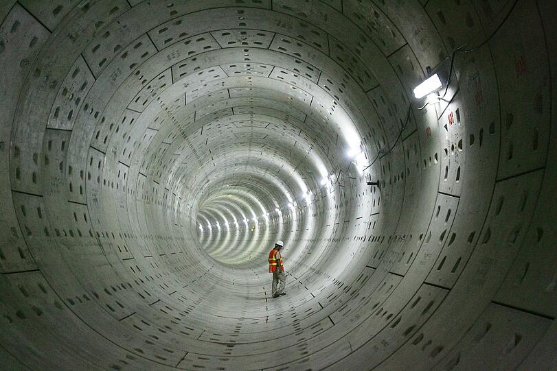 Zwei acht Meter breite Röhren werden durch den Münchner Untergrund gebohrt werden müssen &ndash; ähnlich wie hier beim U-Bahn-Bau im indischen Delhi.