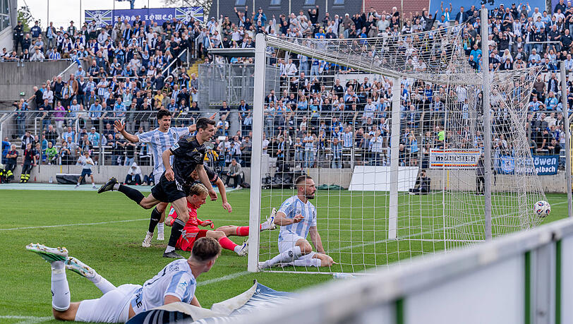 Drin! Felix Weber sorgte für das 1:0 des TSV 1860. Drin! Felix Weber sorgte für das 1:0 des TSV 1860.