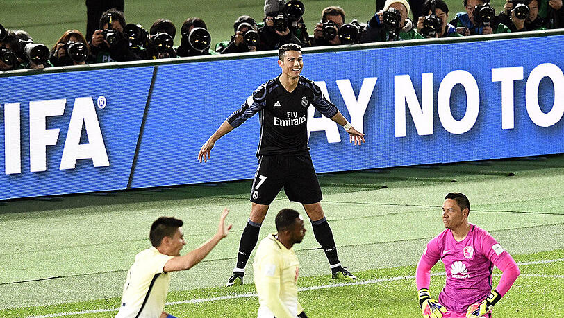 Den Treffer zum 2:0 von Cristiano Ronaldo (90.+3) hatte Schiedsrichter Enrique Cßceres aus Paraguay erst annulliert, um ihn dann nach Momenten der Verwirrung doch zu geben. Den Treffer zum 2:0 von Cristiano Ronaldo (90.+3) hatte Schiedsrichter Enrique Cßceres aus Paraguay erst annulliert, um ihn dann nach Momenten der Verwirrung doch zu geben.