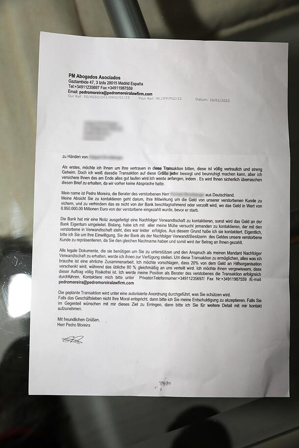 Der Brief eines angeblichen Beraters ist voller Grammatik- und auch Rechtschreibfehler.