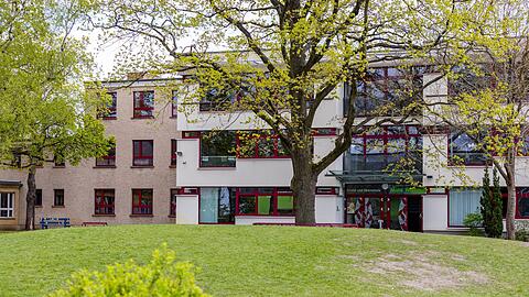 Die Grund- und Oberschule in Burg (Spreewald). In einem offenen Brief haben Lehrkräfte rechtsextreme Vorfälle an ihrer Schule im Spree-Neiße-Kreis beklagt.