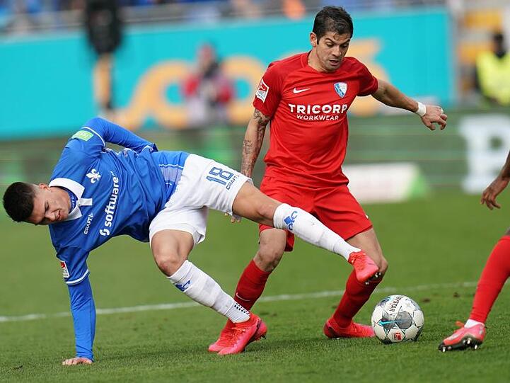 Die Bochumer um Cristian Gamboa (r) erkämpften sich in Darmstadt einen Punkt.