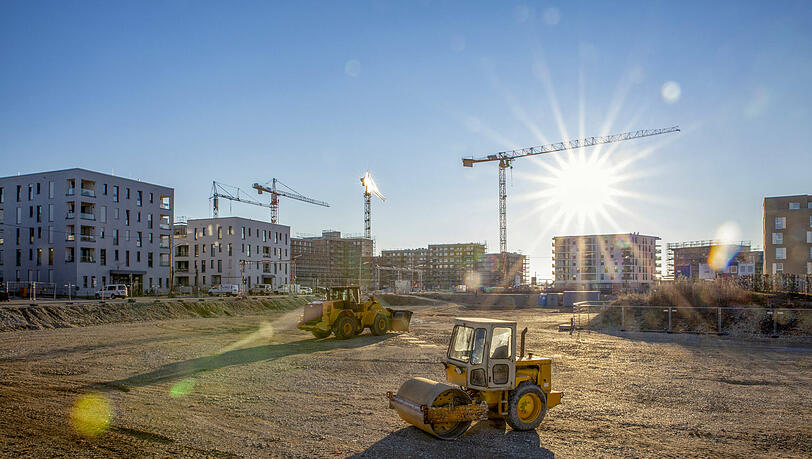 Sonnige Zeiten für Investoren, denn in München wird gebaut wie nie. Nur kommt oft kein bezahlbarer Wohnraum dabei heraus.