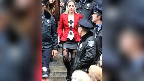Lady Gaga als bunt-böse Harley Quinn am "Joker"-Set in New York.