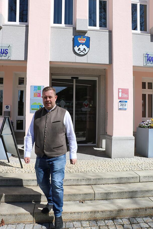 Bürgermeister Michael Adam ist zurück im Rathaus. Bürgermeister Michael Adam ist zurück im Rathaus.