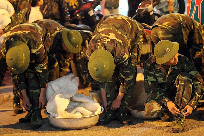 Feuer-Drama in Hanoi: Ein Wolkenkratzer ist in Brand geraten - doch nur 15 Menschen werden verletzt.