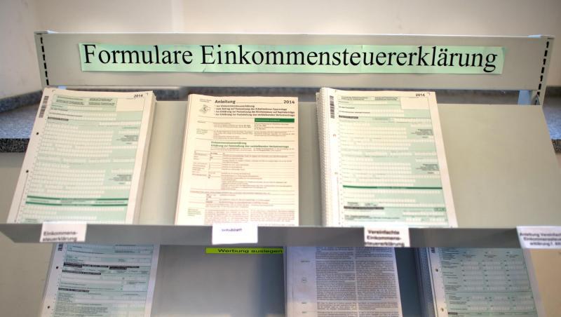 Formulare zur Einkommensteuererklärung im Dresdner Rathaus. Formulare zur Einkommensteuererklärung im Dresdner Rathaus.