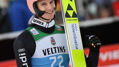 Karl Geiger gewann die Qualifikation in Garmisch-Partenkirchen.