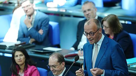 Merz hofft auf Klarheit zu Rentenreform bis Jahresende.