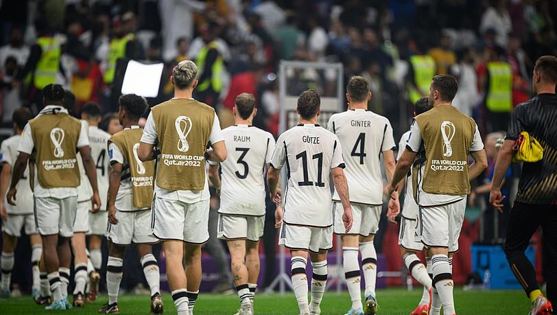 Wenig ruhmreicher Abgang: Die deutsche Nationalmannschaft ist in Katar abermals schon in der WM-Vorrunde gescheitert. Wenig ruhmreicher Abgang: Die deutsche Nationalmannschaft ist in Katar abermals schon in der WM-Vorrunde gescheitert.