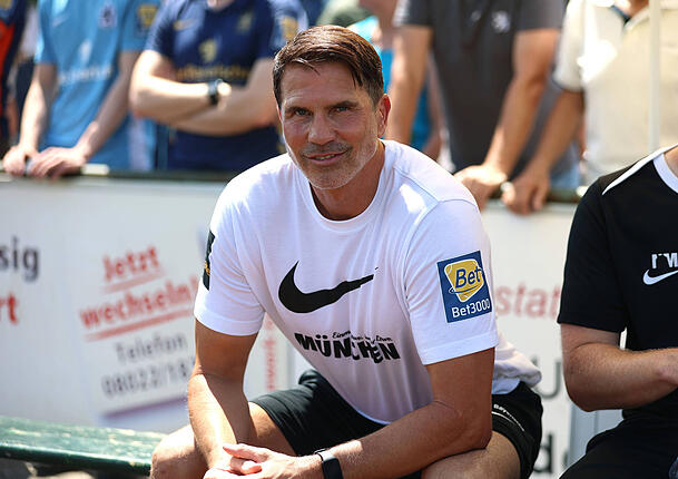 Löwen-Coach Patrick Glöckner konnte mit den beiden Testspiel-Siegen zum Auftakt in die Vorbereitung durchaus zufrieden sein. Löwen-Coach Patrick Glöckner konnte mit den beiden Testspiel-Siegen zum Auftakt in die Vorbereitung durchaus zufrieden sein.