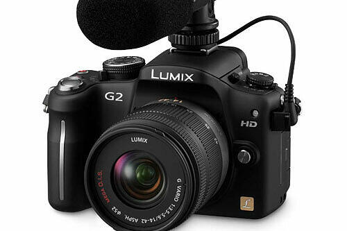 Die auf der Photokina vorgestellte Systemkamera Lumix GH2 von Panasonic hat einen externen Mikrofonanschluss, so dass HD-Videos auch mit Stereosound aufgenommen werden können