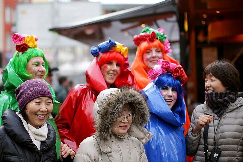 Köln fest in der Hand der Jecken. Die besten Bilder von der Weiberfastnacht in Köln!