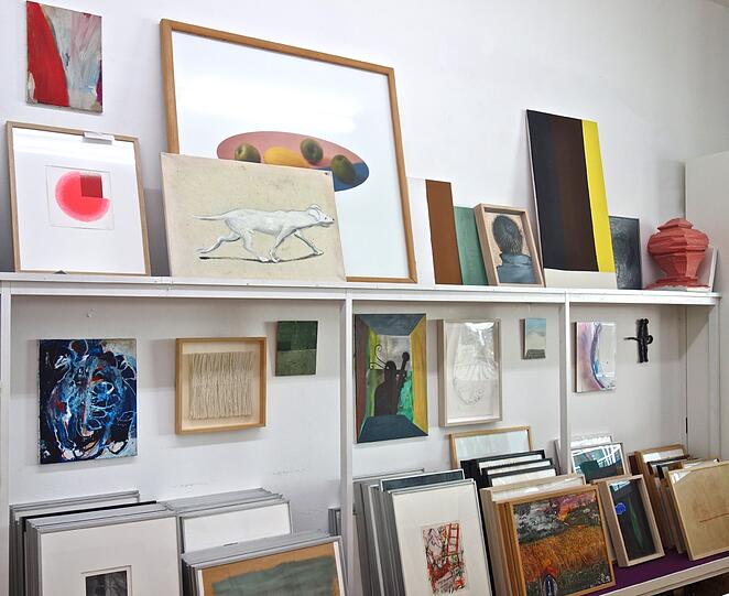 Kunst zum Ausleihen in der Artothek im Rosental.