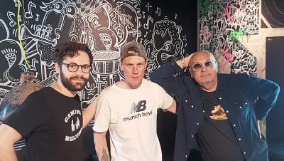 Benjamin Lipp von Gamers Welcome, Florian Falterer und der Künstler Tibor Bozi (von links) im Riffraff. Benjamin Lipp von Gamers Welcome, Florian Falterer und der Künstler Tibor Bozi (von links) im Riffraff.